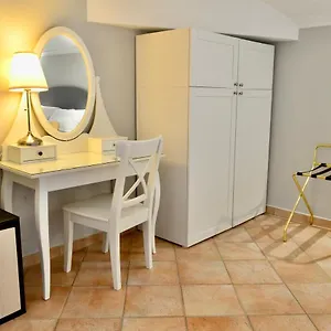 Hotel Sourire, Roma