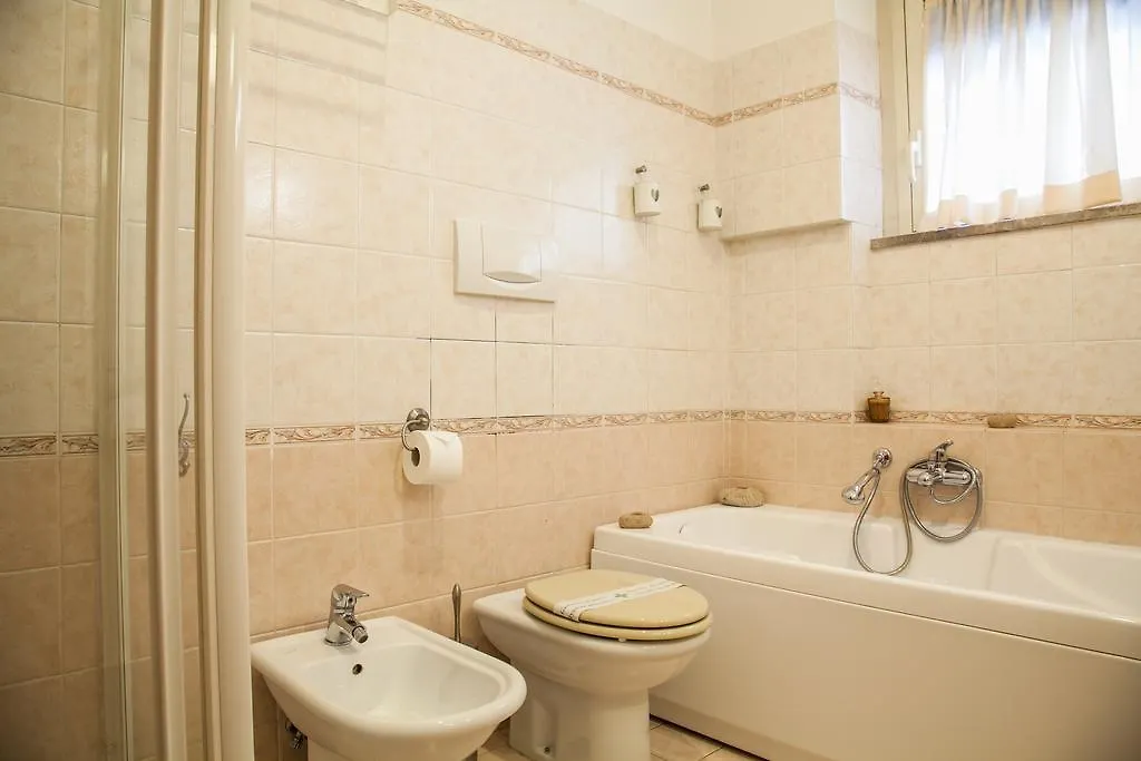 Royal Roma B&B 0*,